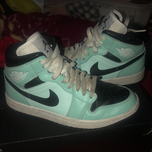 Nike - Picture 2 of 8